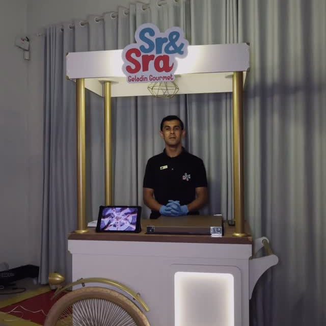 Depois que o evento termina, quase ninguém lembra da cor do guardanapo ou da disposição das mesas.
Mas todo mundo lembra daquilo que marcou a experiência.
O que surpreendeu.
O que divertiu.
O que virou assunto entre os convidados.
Sr & Sra Eventos entra exatamente nesse lugar: ser o detalhe que vira memória.
📲 Solicite orçamento no direct.